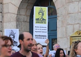 Protesta contra la gestión de los incendios forestales que está haciendo la Junta