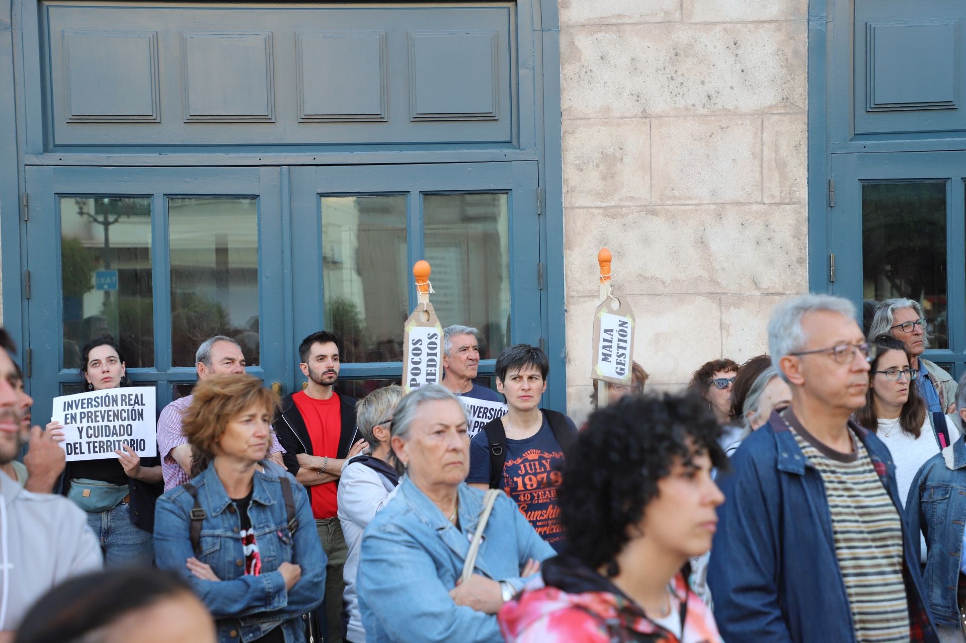 Así ha sido en imágenes la concentración contra la Junta en Burgos por la gestión de los incendios forestales