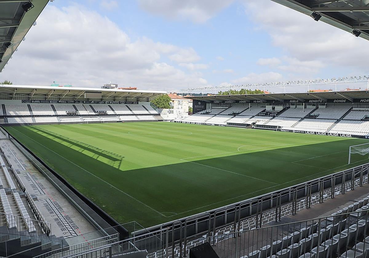 Interior del estadio municipal de El Plantío, casa del Burgos CF. GIT