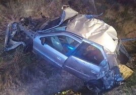 Imagen del estado en el que ha quedado el turismo siniestrado en Haro.