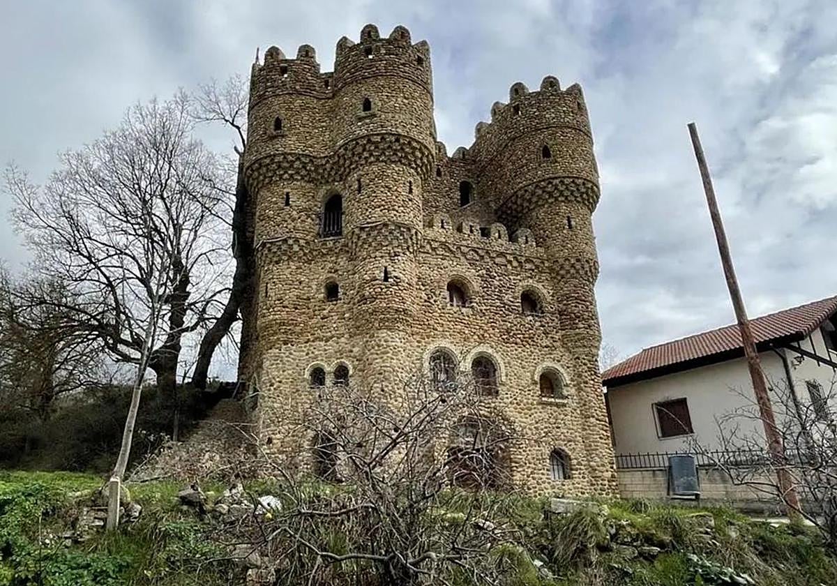 El Castillo de las Cuevas de la localidad de Cebolleros en Burgos