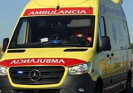 Una ambulancia se ha encontrado el accidente en el polígono de Villalonquéjar.