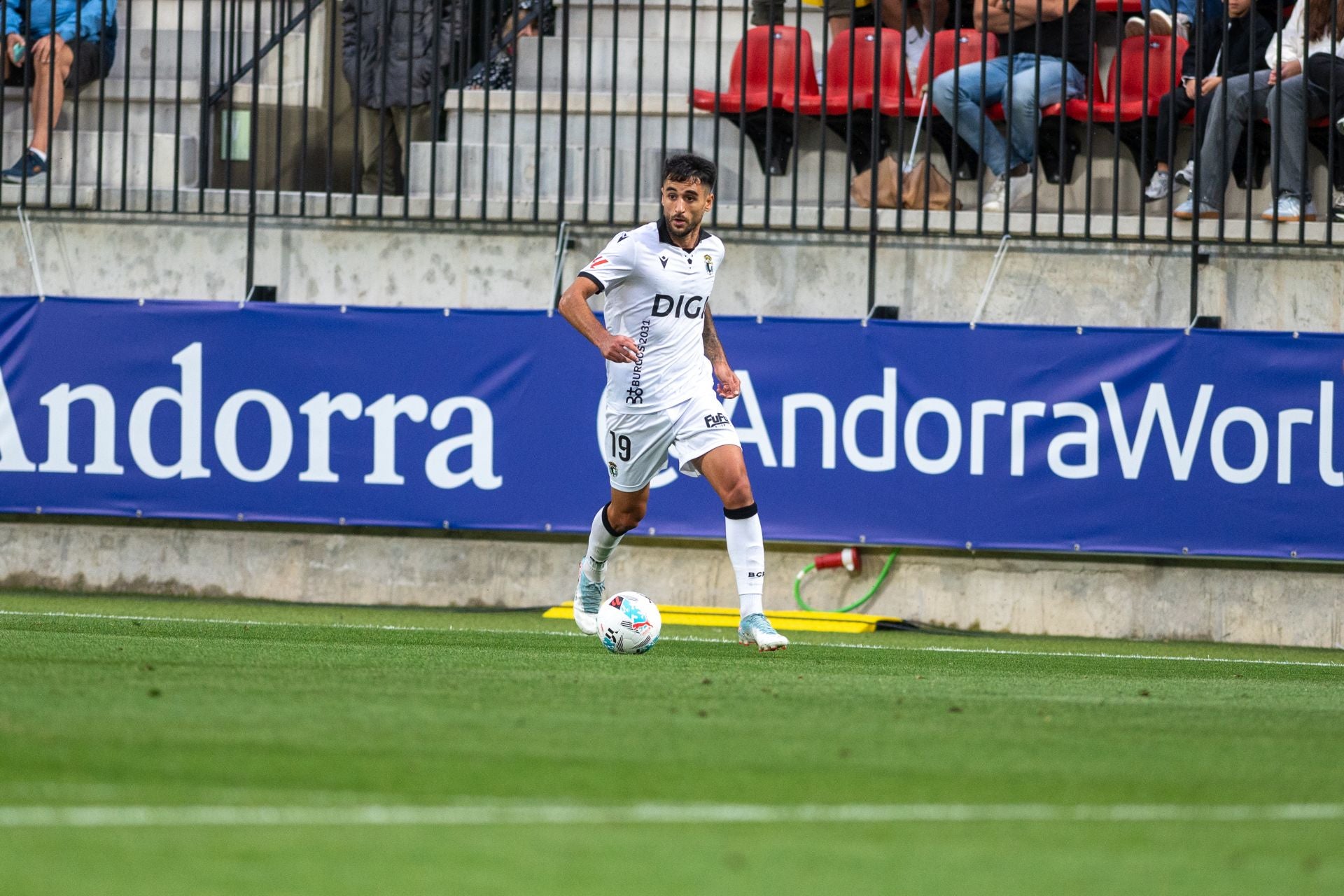 El partido del Burgos CF en Andorra, en imágenes