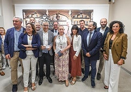 Asistentes a la inauguración de la muestra.
