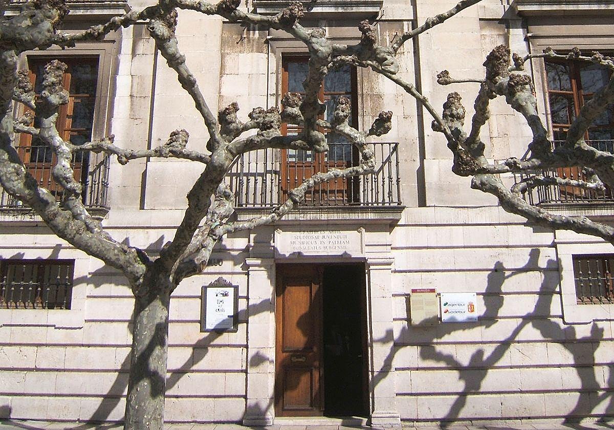 El Consulado del Mar acoge la Academia Provincial de Dibujo.