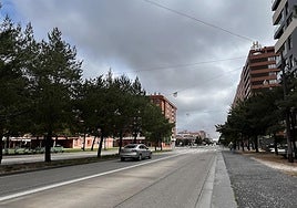 Bulevar del Ferrocarril en su tramo cercano al cruce de Santa Dorotea.