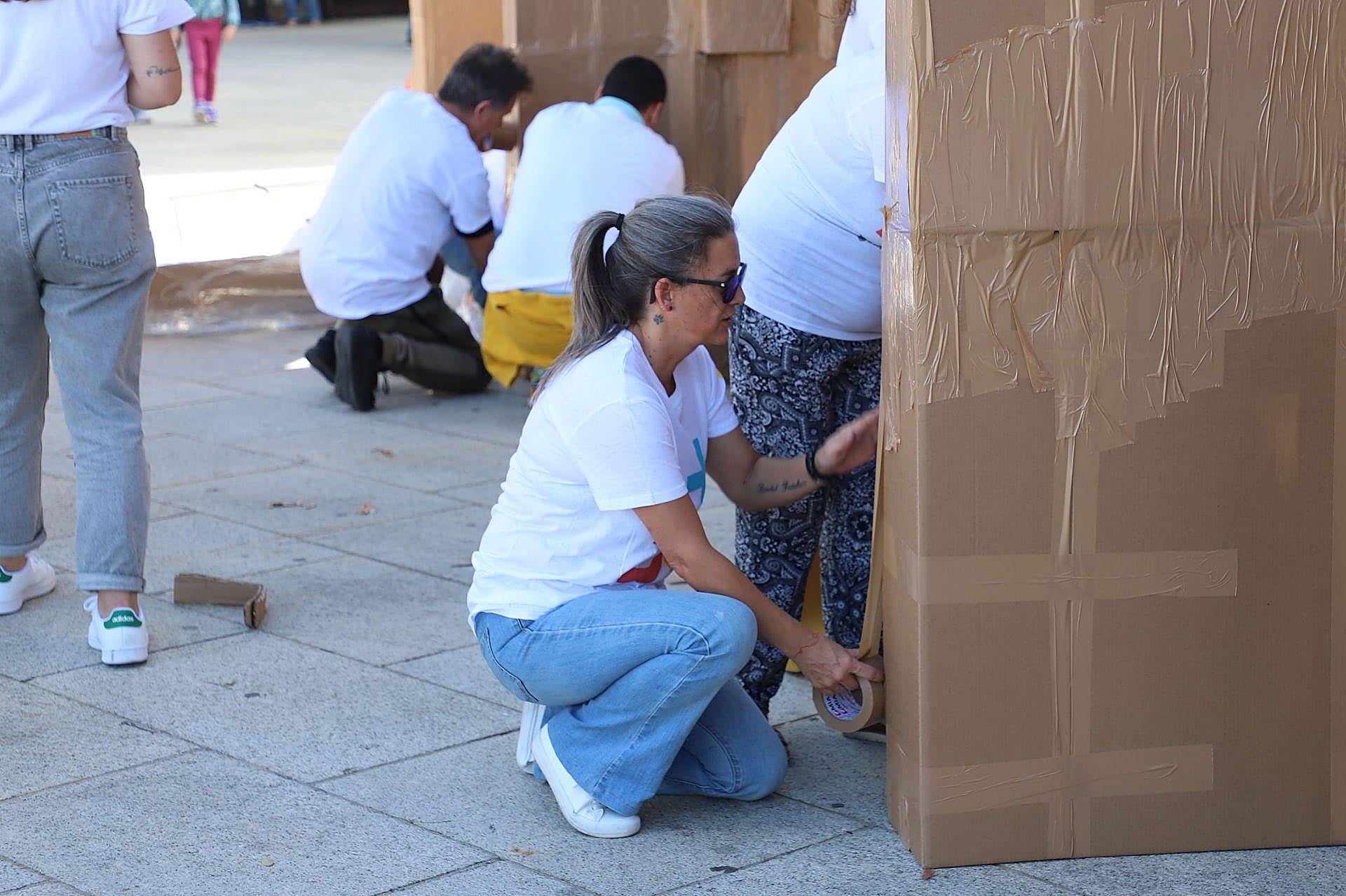 La instalación de la réplica de la Catedral de Burgos, en imágenes