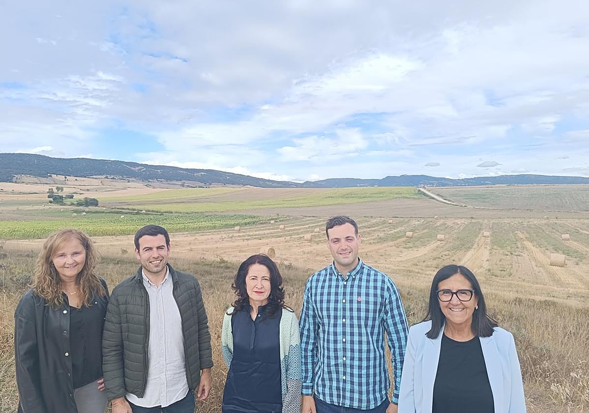 Cuatro portaves y el alcalde de Villarcayo de Merindad de Castilla la Vieja.