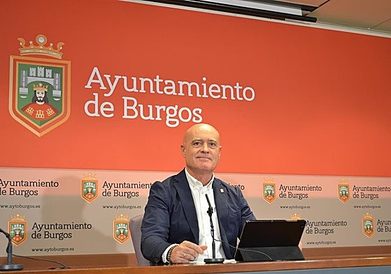 El edil de Hacienda, Ángel Manzanedo.