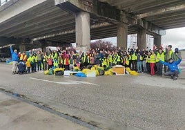 Grupo de voluntarios de 2024 que actuaron en Polígono Industrial Burgos Este.
