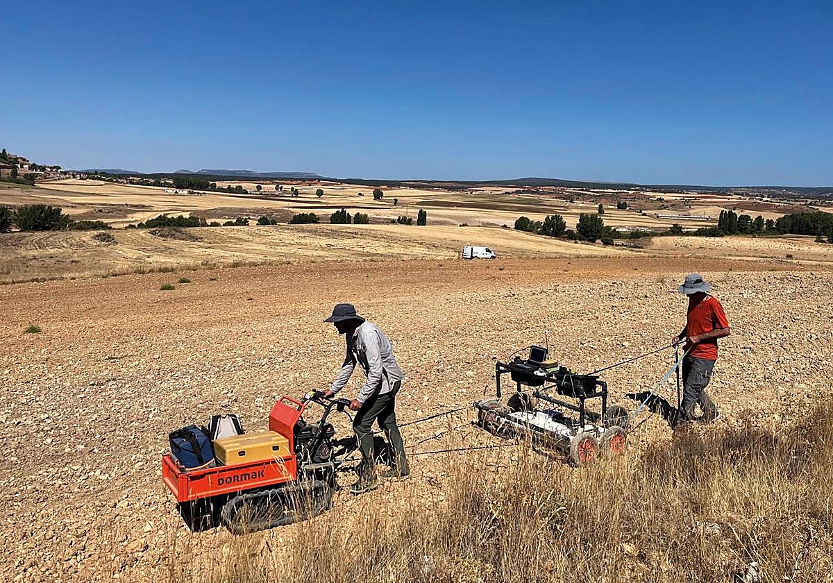 Buscando los restos de una ciudad celtíbera de la provincia de Burgos con un georradar.