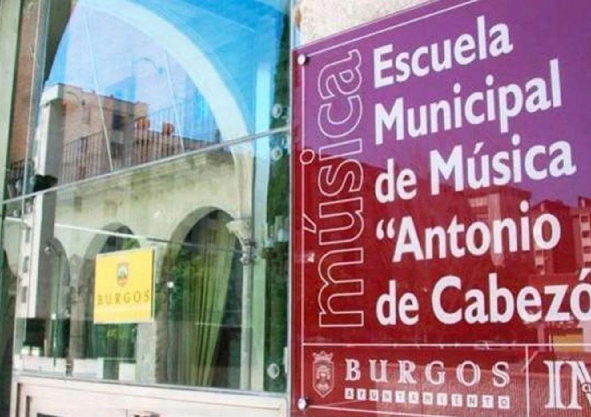 Fachada de la Escuela Municipal de Música de Burgos.