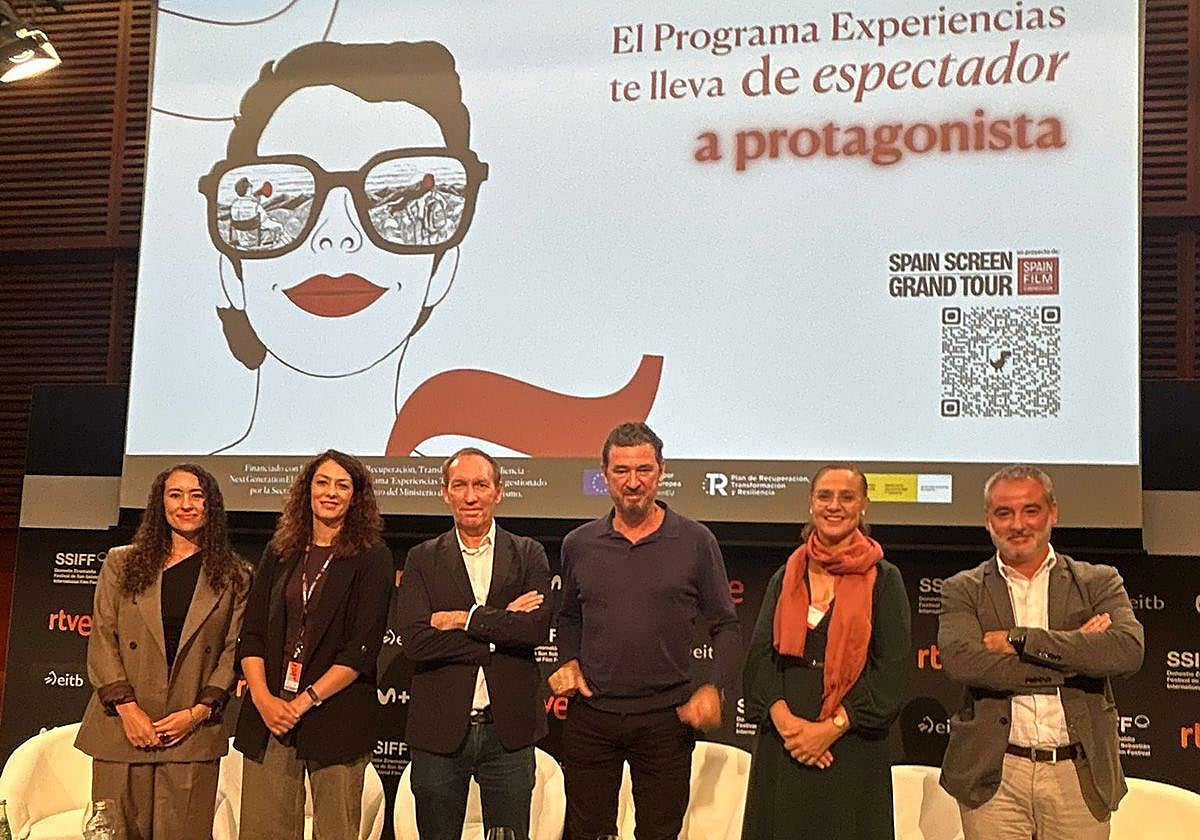 Representación de ProBurgos en el Festival de Cine de San Sebastián.