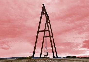 Este es el columpio gigante que ha estrenado un pueblo de Burgos este verano