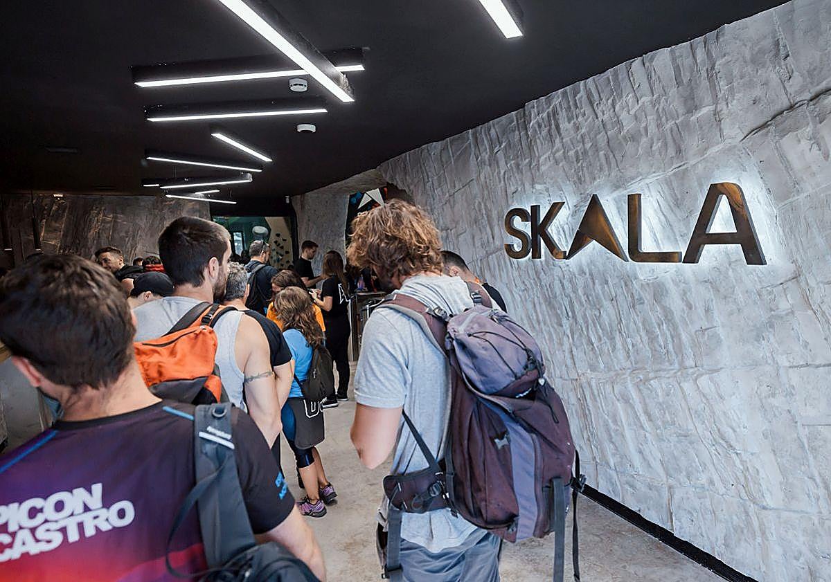 Imagen principal - SKALA celebra su segundo aniversario con una jornada histórica de escalada, espectáculo y diversión en Burgos