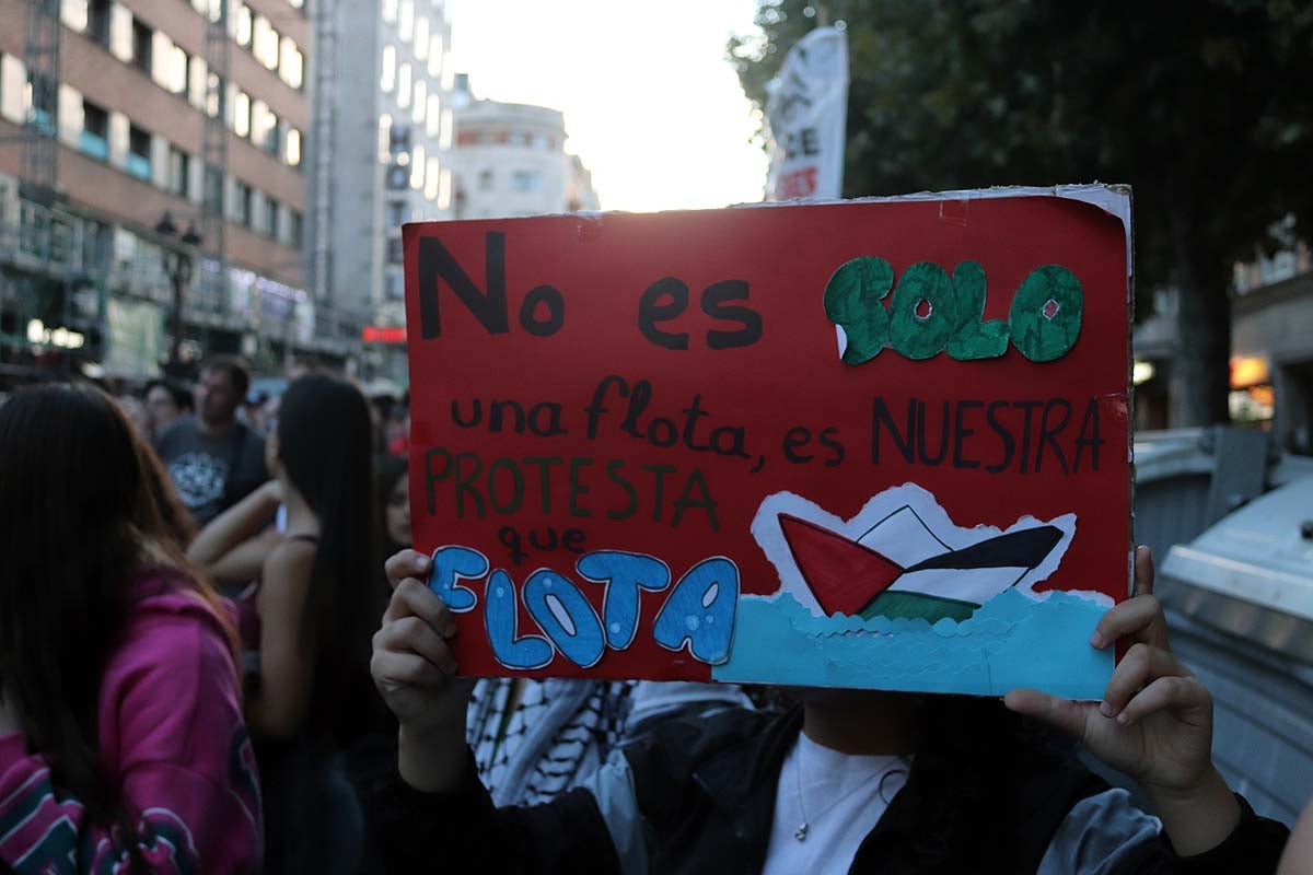 Así ha sido en imágenes la multitudinaria e improvisada manifestación por Gaza en Burgos