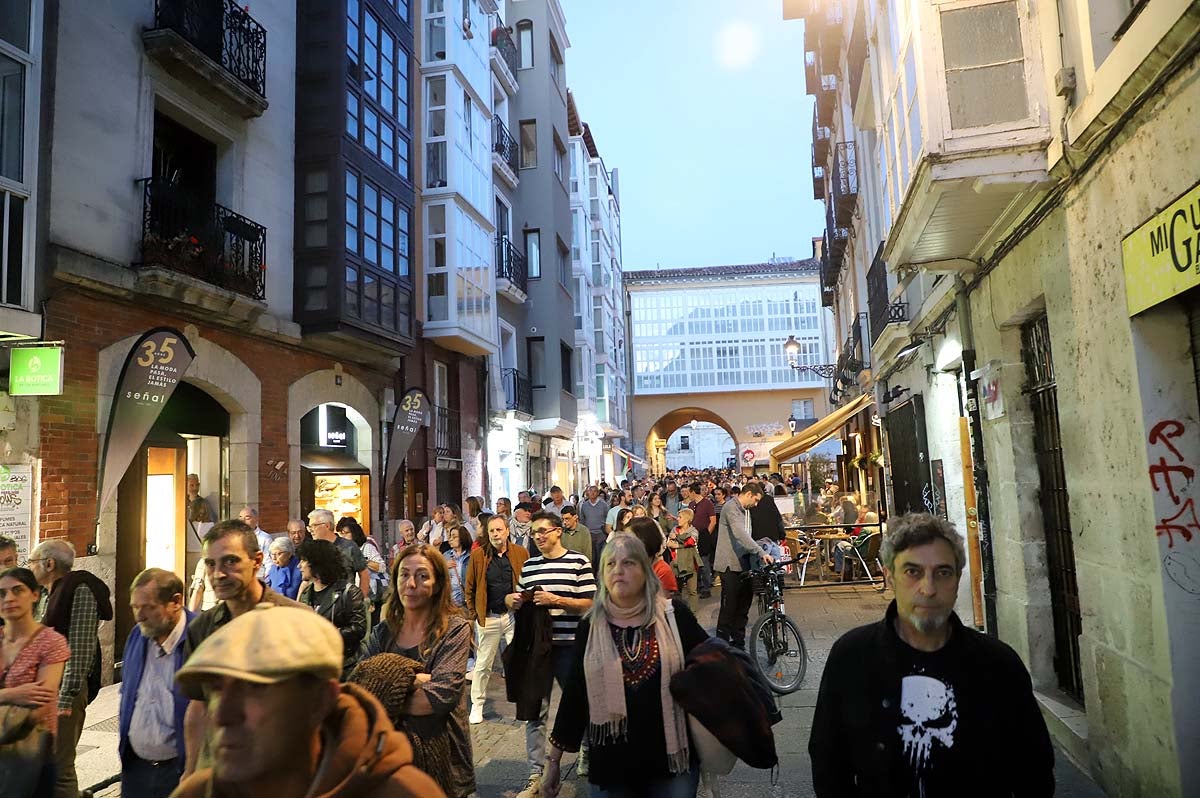 Así ha sido en imágenes la multitudinaria e improvisada manifestación por Gaza en Burgos