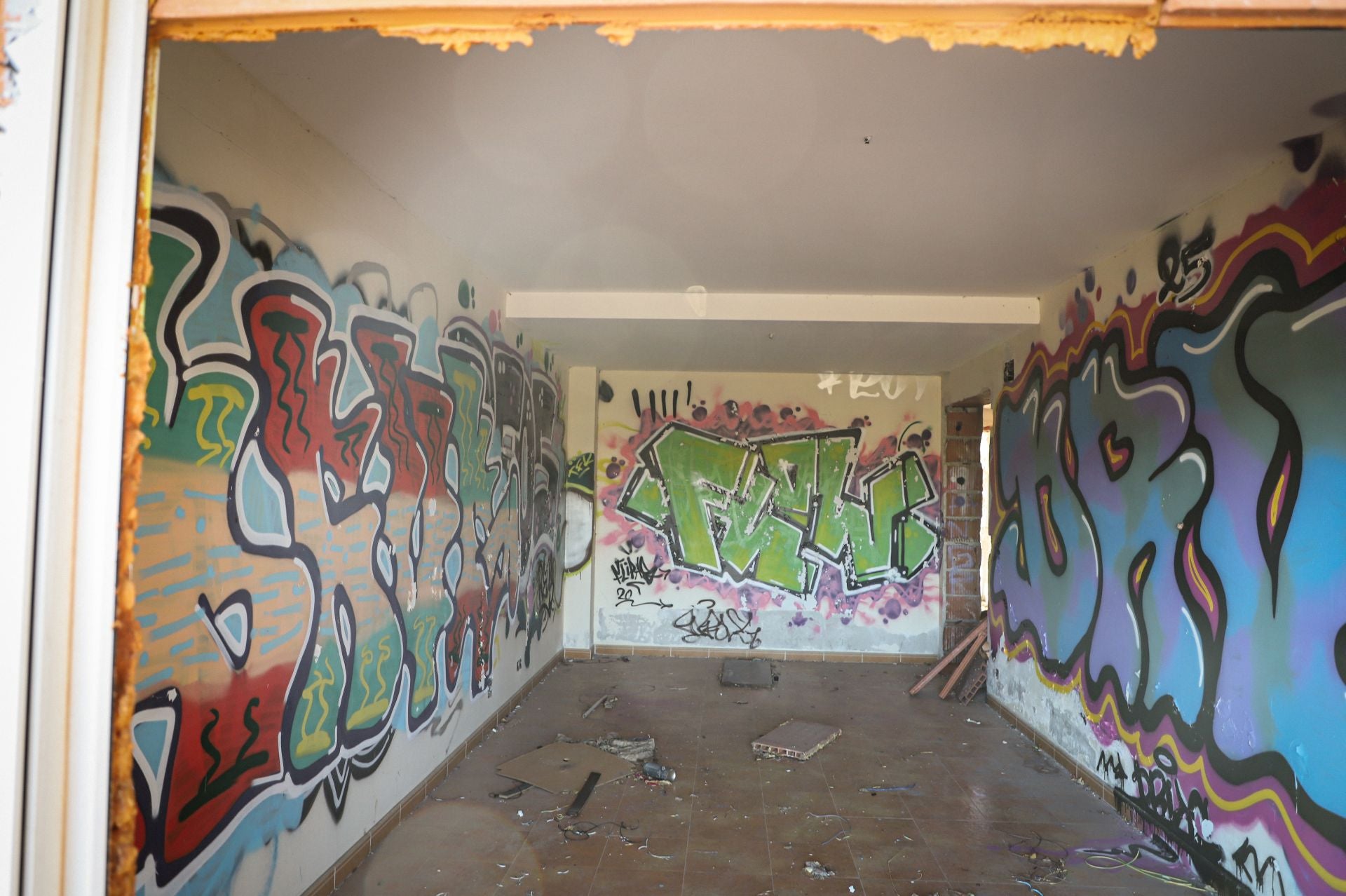 Así está la urbanización fantasma de un pueblo de Burgos, en imágenes