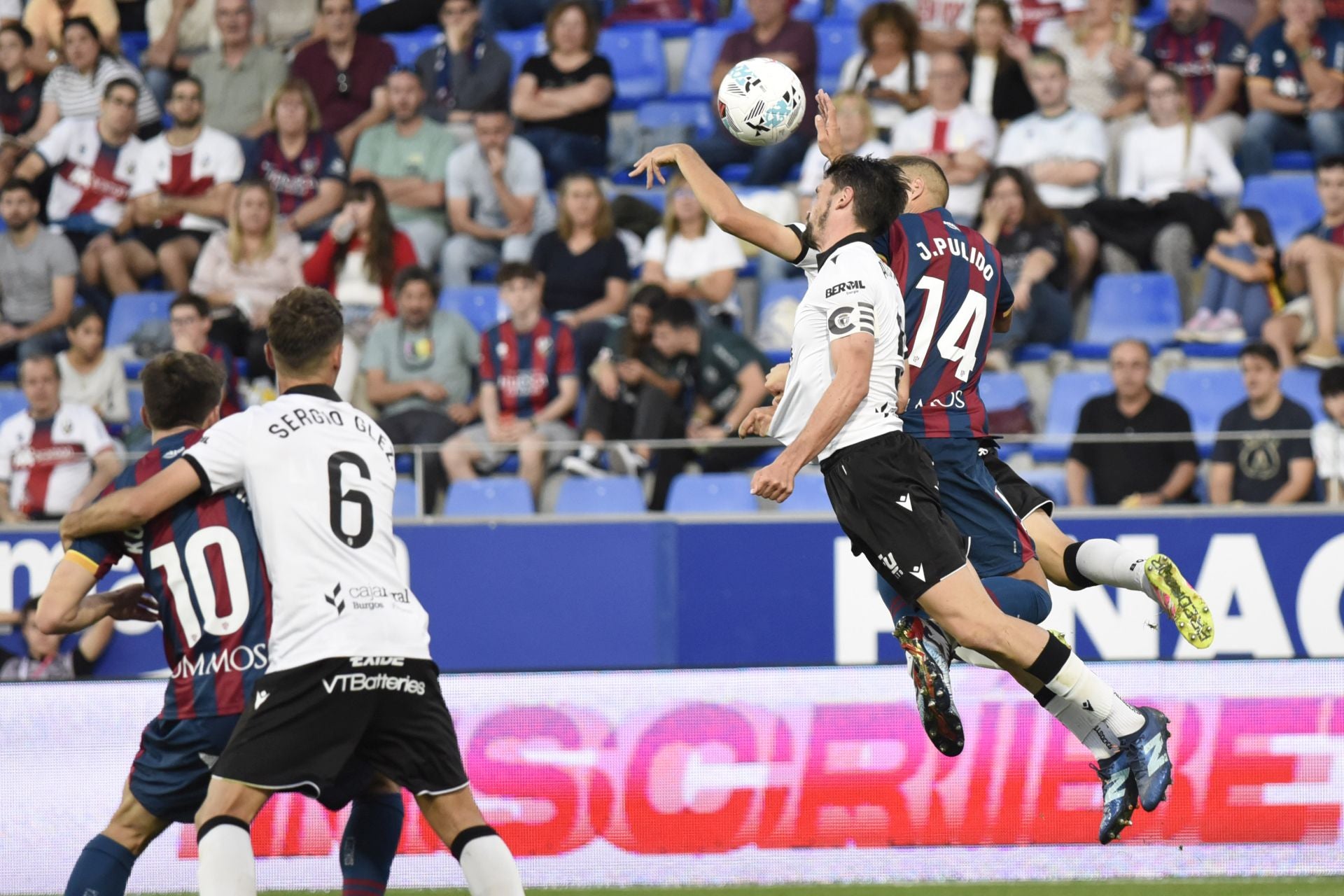 Todas las imágenes del encuentro entre el SD Huesca y el Burgos CF