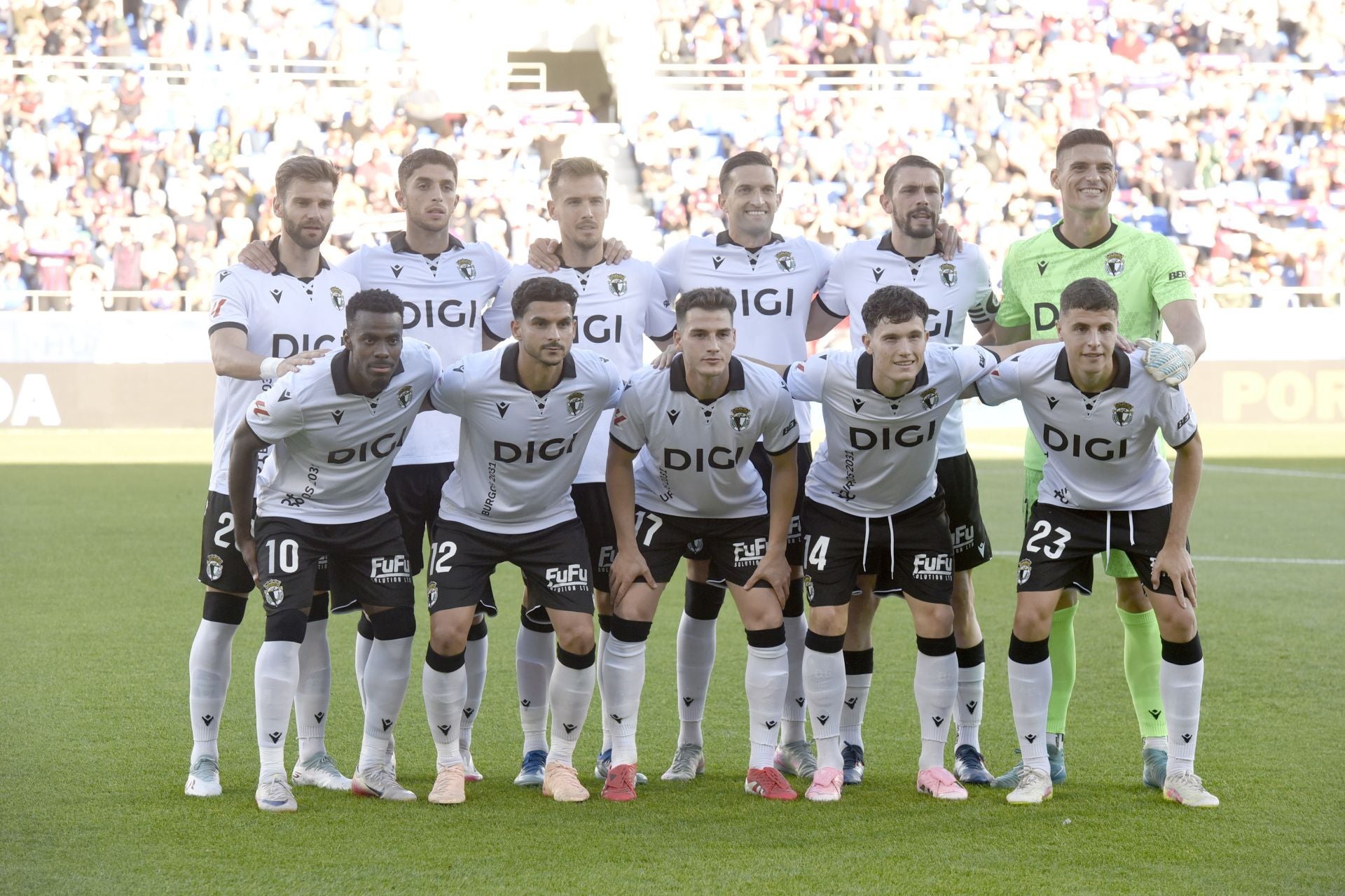 Todas las imágenes del encuentro entre el SD Huesca y el Burgos CF