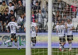 Celebración de un gol del Burgos CF.
