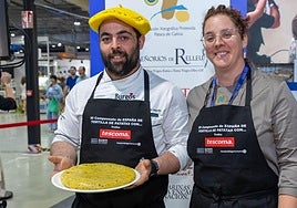 El chef Ricardo Martín, de Monalisa Gastrobar, con su tortilla ganadora.