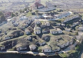 Vista de el barrio de bodegas de 'El Cotarro' en Moradillo de Roa.