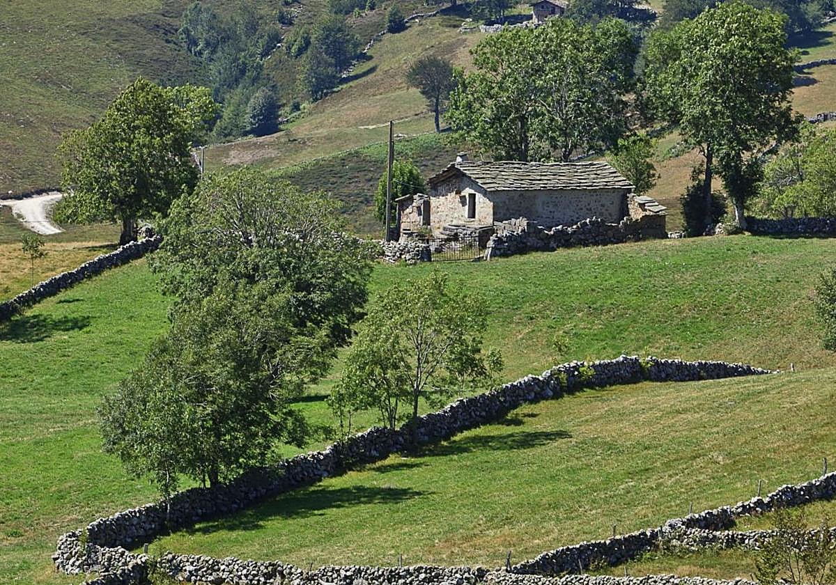 Imagen de los valles pasiegos de Burgos.