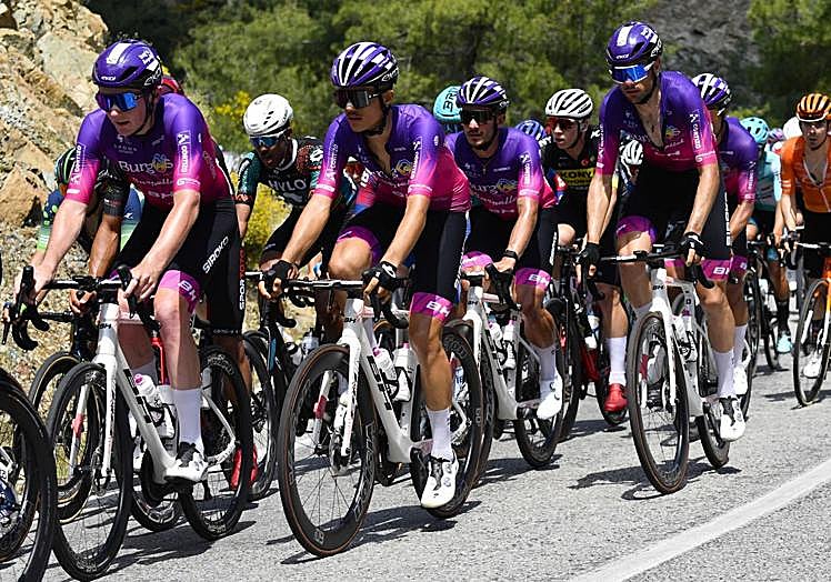 Faura y Aparicio, escaladores morados presentes en el Tour de Mentougou.
