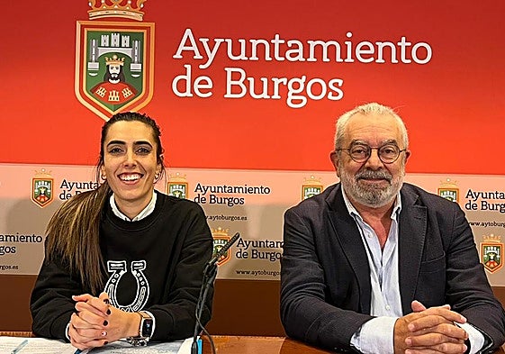 La concejala de Cultura, Andrea Ballesteros, junto al director del certamen, Juan Gabriel Martínez.