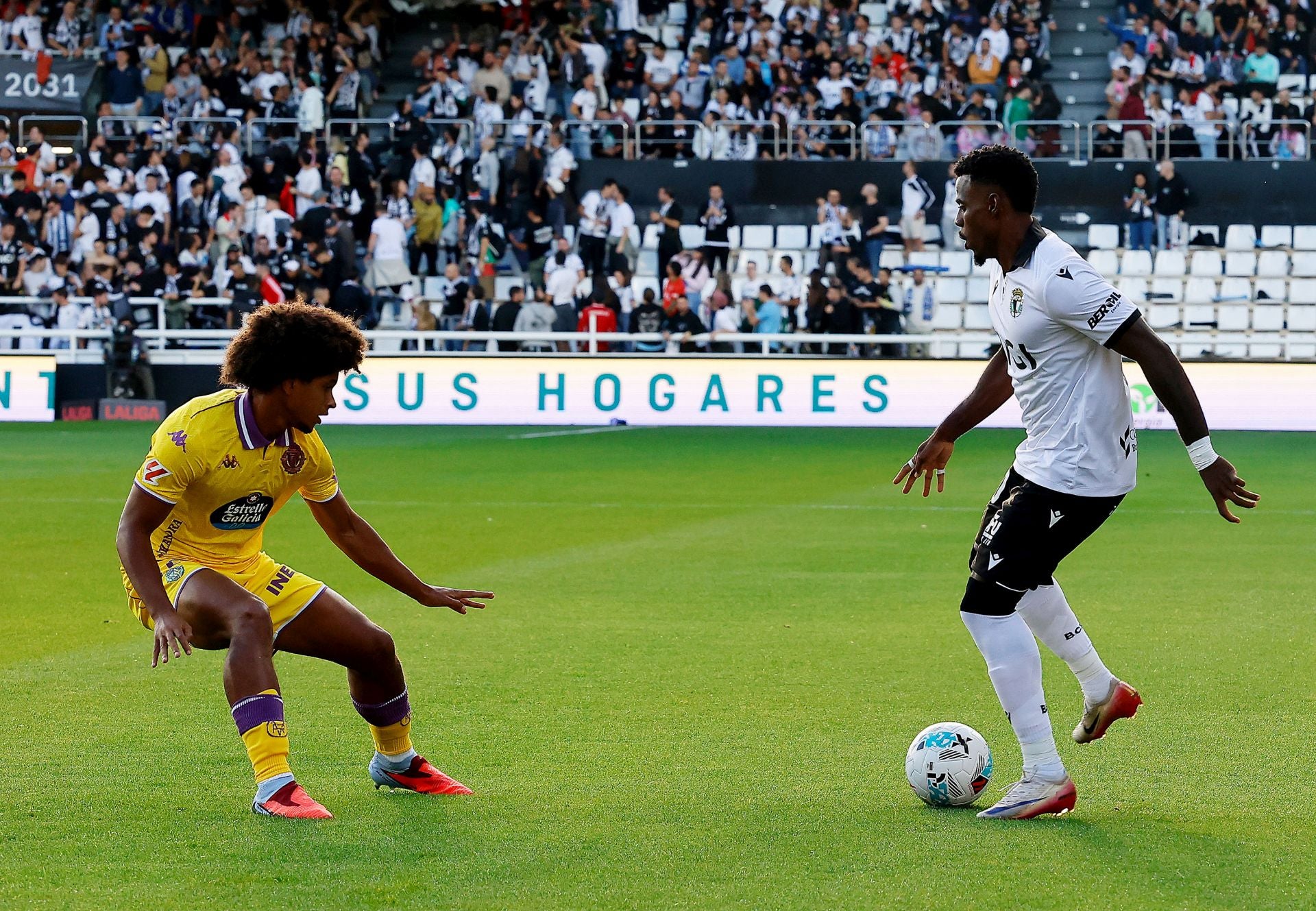 El derbi entre el Burgos CF y el Real Valladolid, en imágenes
