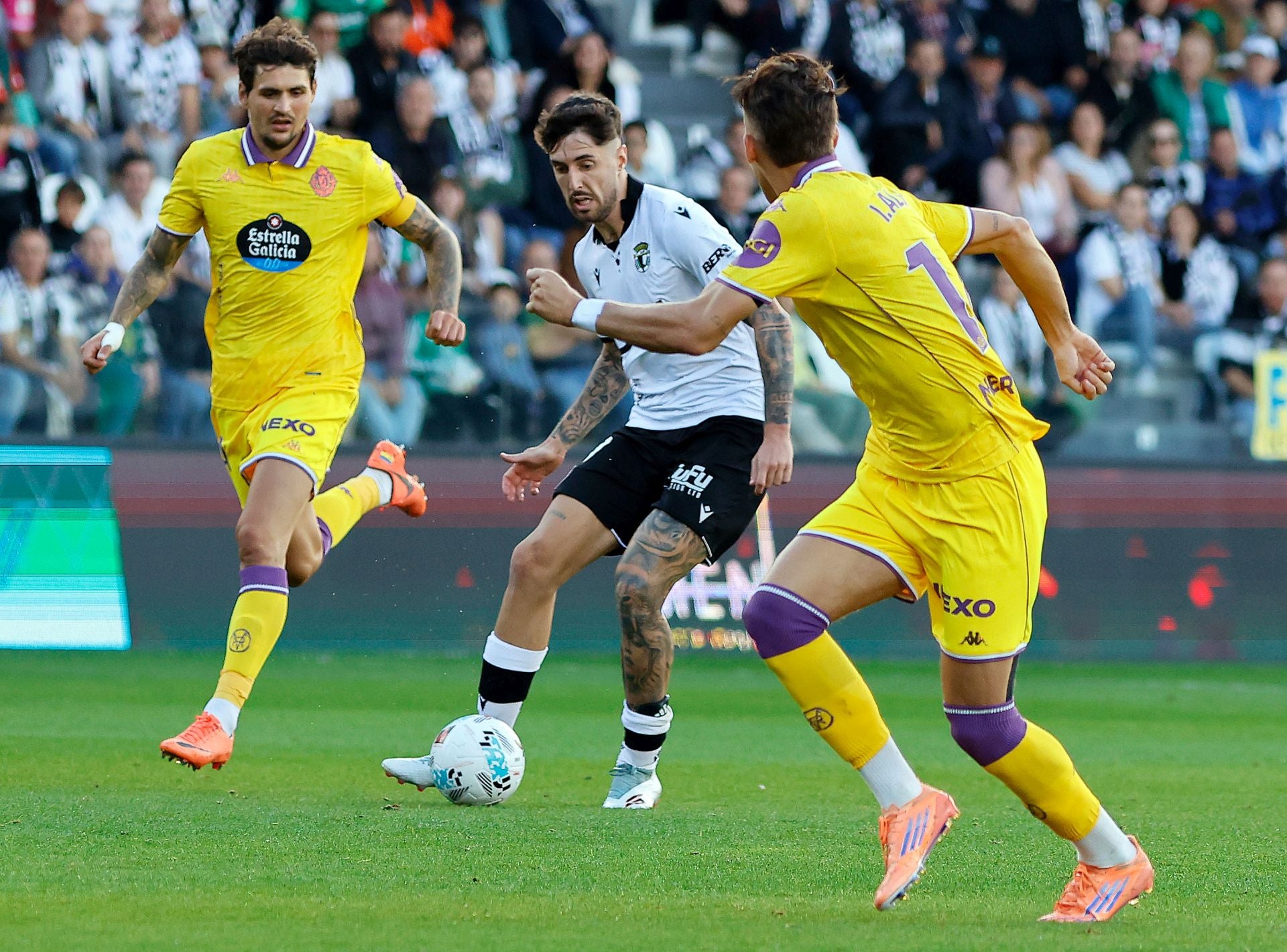 El derbi entre el Burgos CF y el Real Valladolid, en imágenes