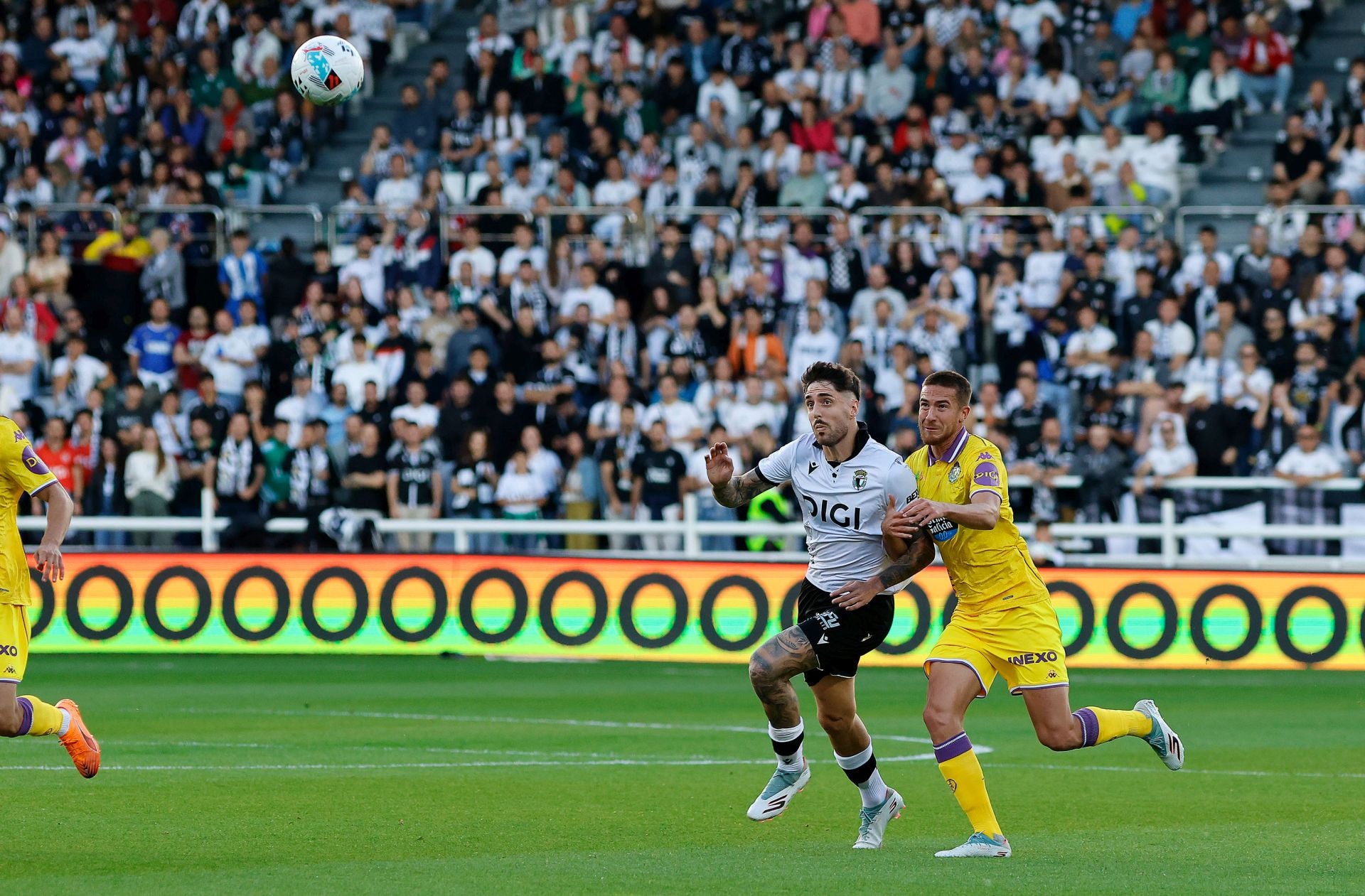 El derbi entre el Burgos CF y el Real Valladolid, en imágenes