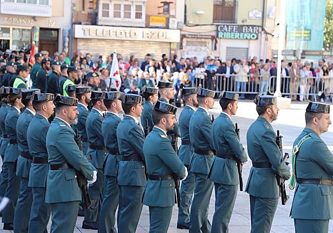 Miembros del cuerpo de la Guardia Civil durante el acto de esta mañana.