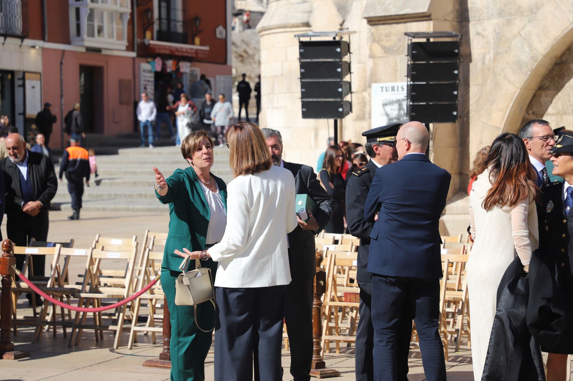 El acto de la Guardia Civil frente a la Catedral de Burgos, en imágenes