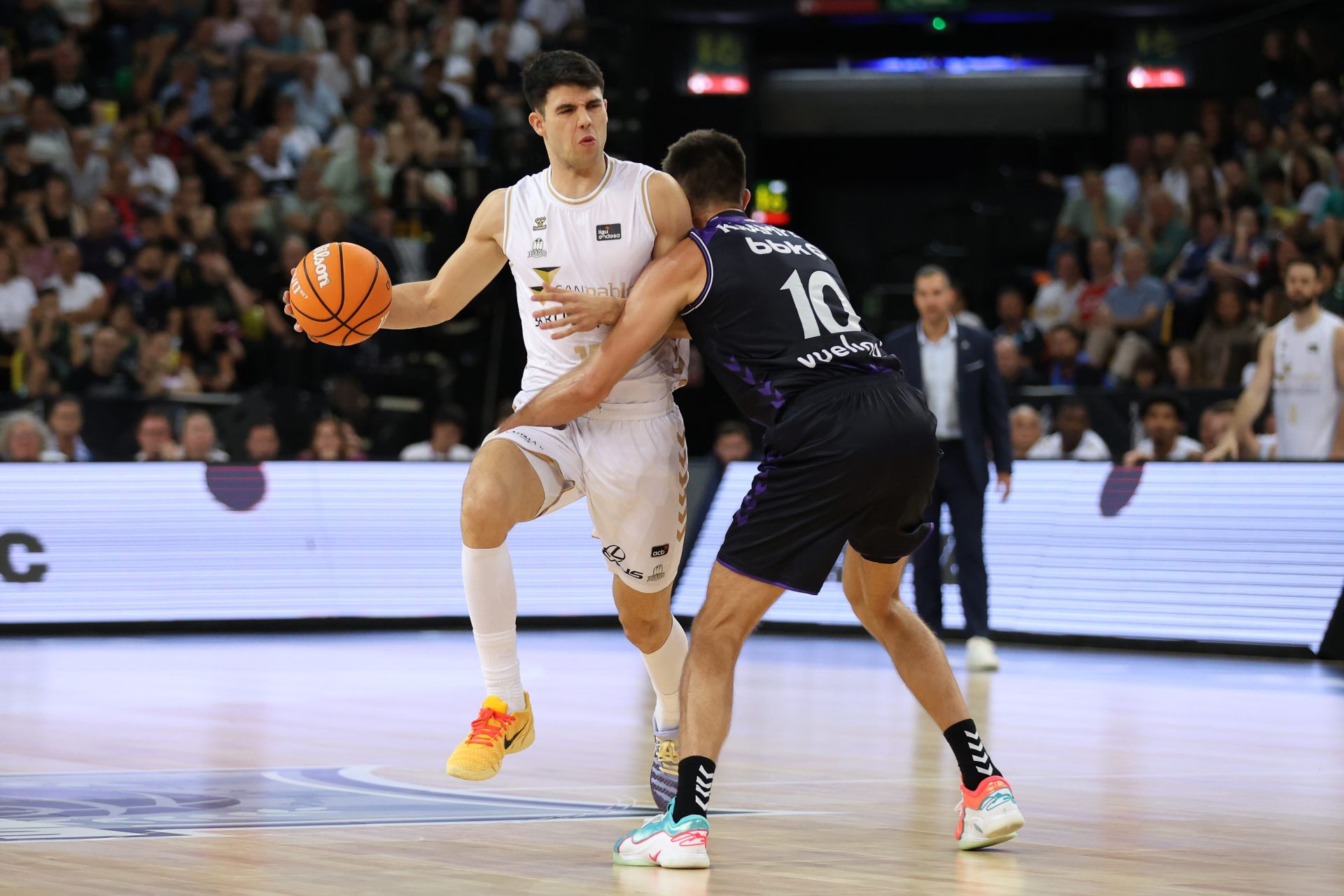 El encuentro del San Pablo Burgos frente al Bilbao Basket, en imágenes