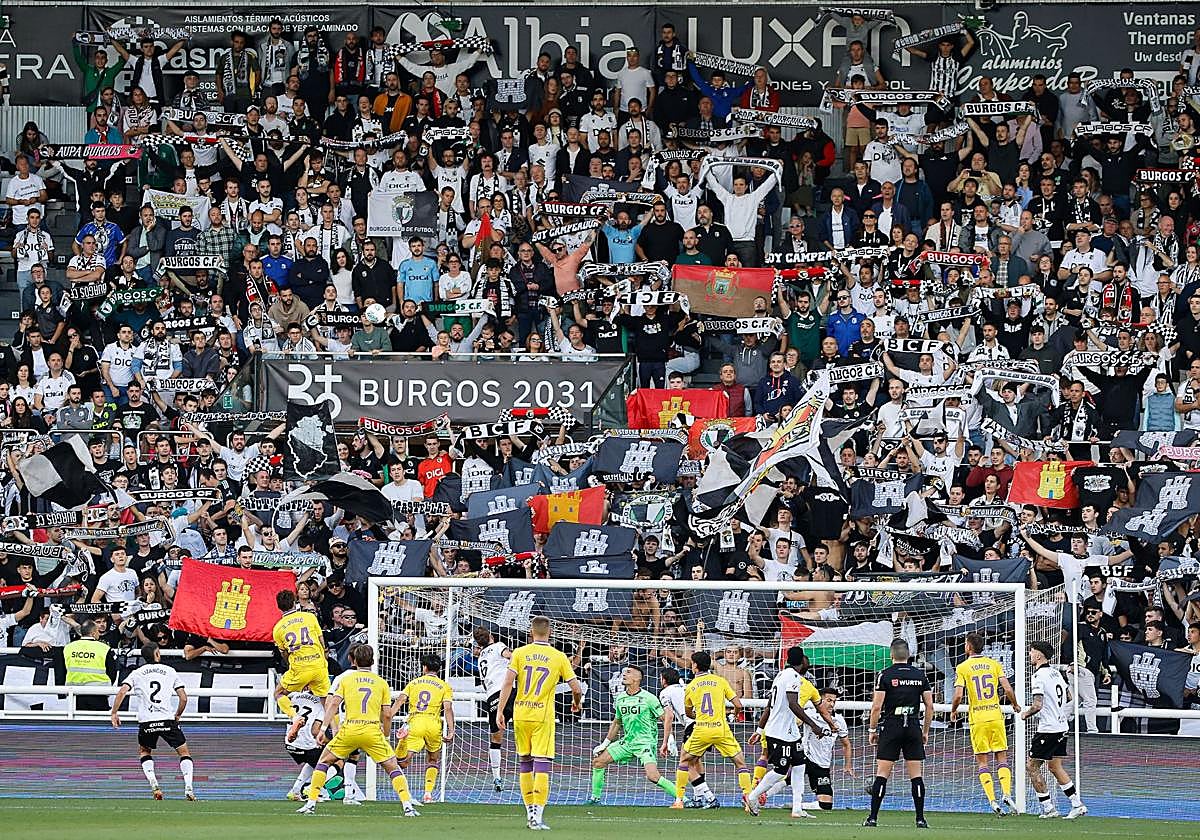 Foto de la grada de El Plantío.