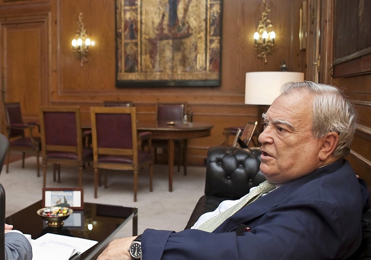 Luis Ángel de la Viuda en una visita a la Diputación.