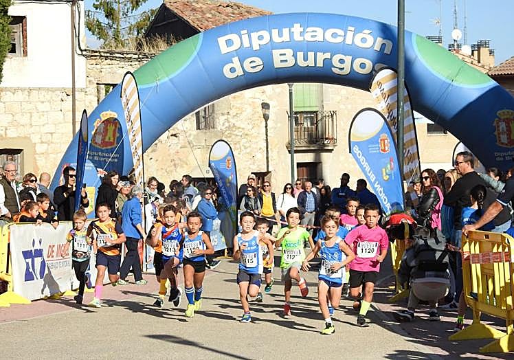 Salida de XLV edición de la Carrera de la Amistad, en categoría Sub-8 Masculina.