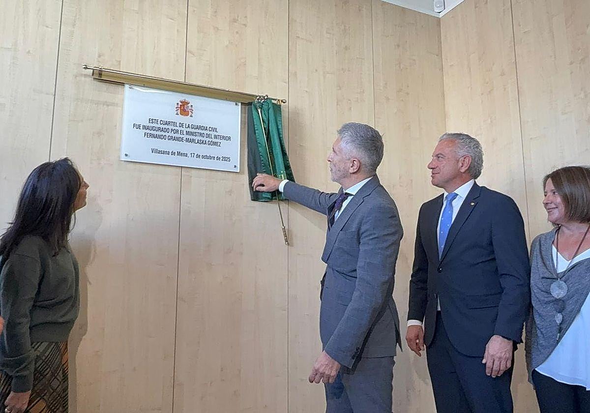 Fernando Grande-Marlaska inaugura el cartel.