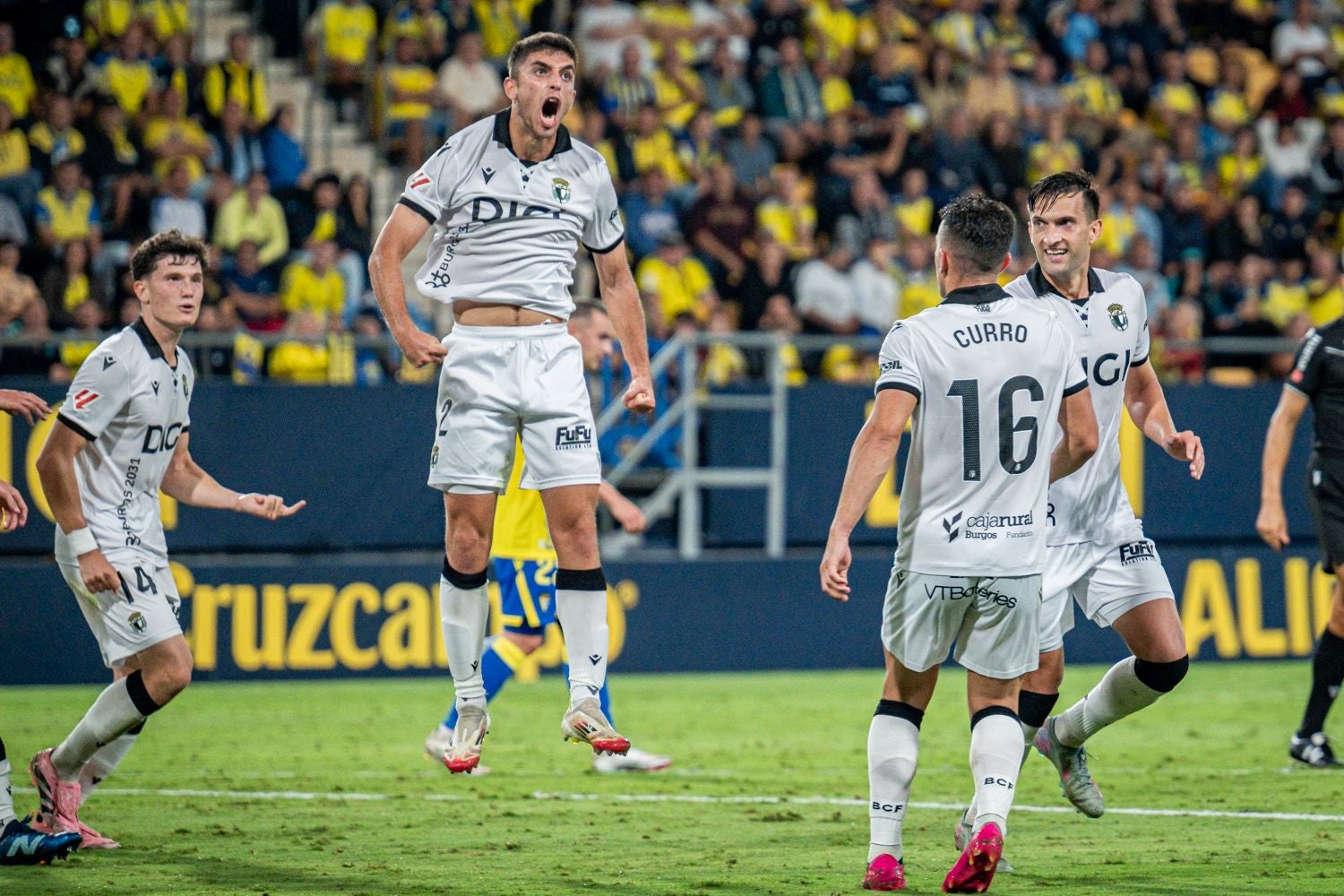 La victoria del Burgos CF en Cádiz, en imágenes
