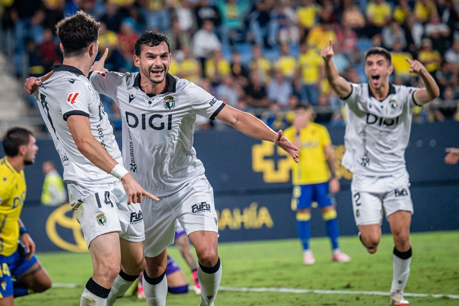La victoria del Burgos CF en Cádiz, en imágenes