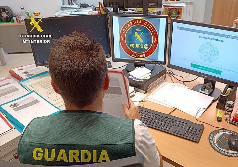 La Guardia Civil patrulla también en internet para esclarecer cibercrímenes.