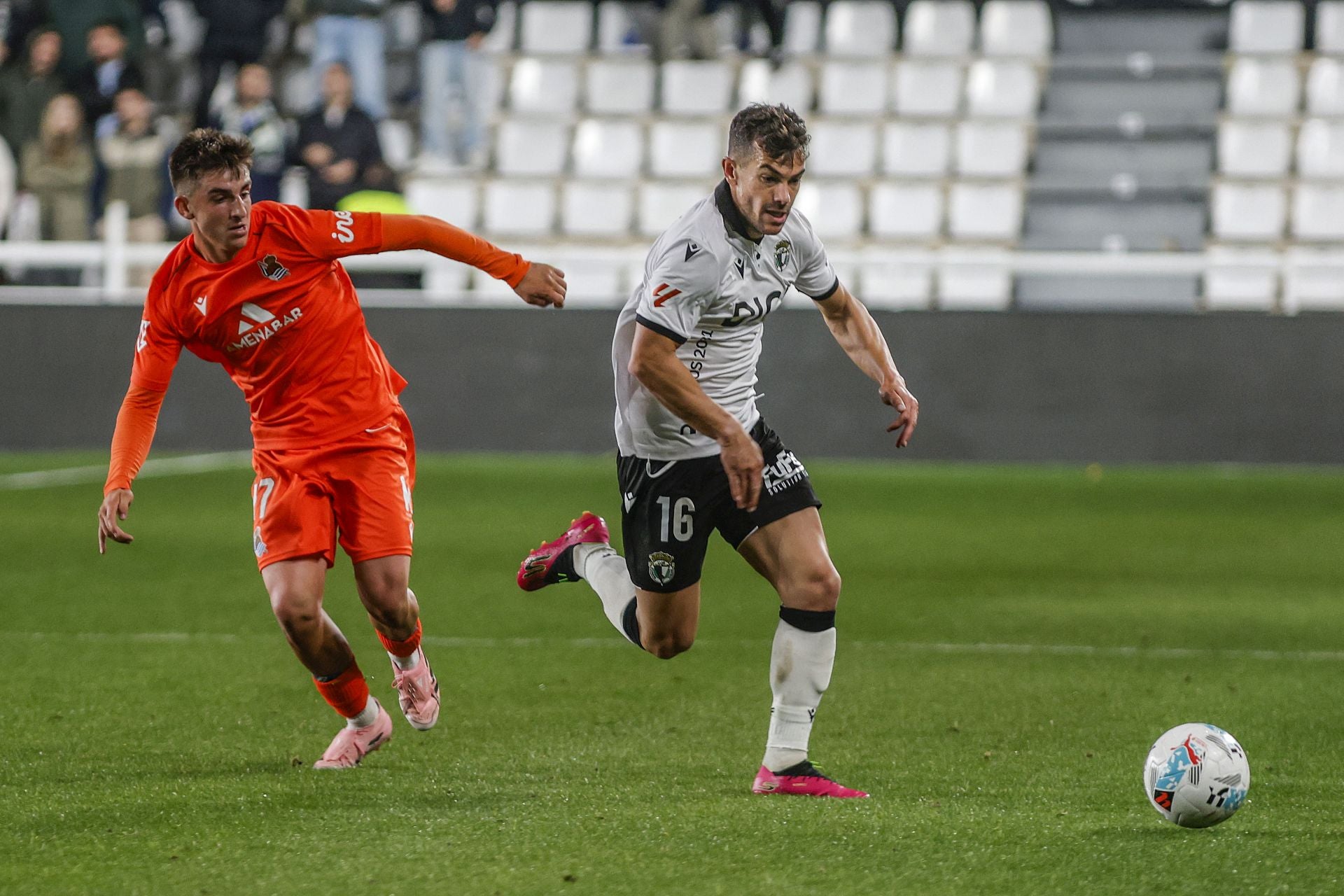 Todas las imágenes del encuentro entre el Burgos CF y la Real Sociedad B