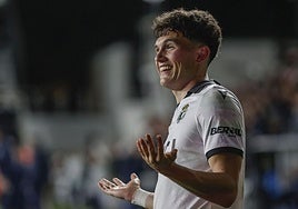 David González en la celebración de su gol en el encuentro