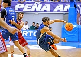 Imagen del encuentro entre el San Pablo y el Casademont Zaragoza