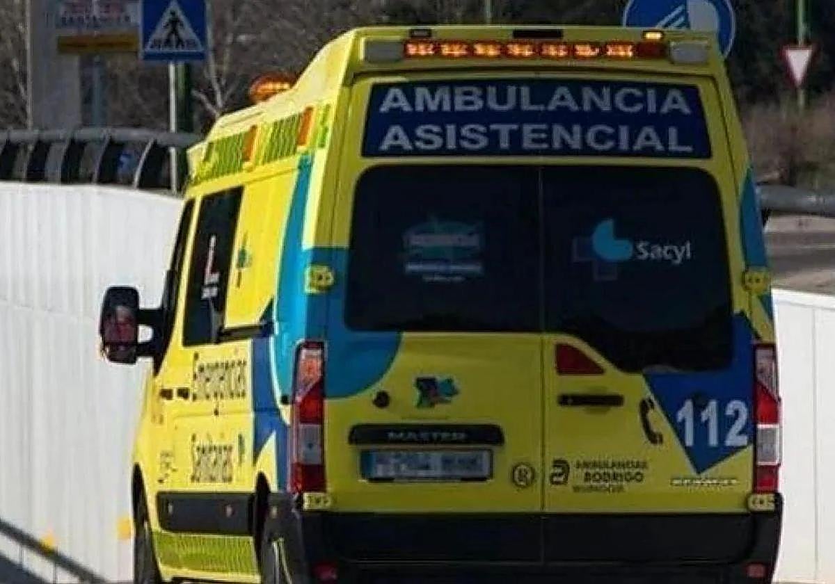 Imagen de archivo de una ambulancia del Sacyl.