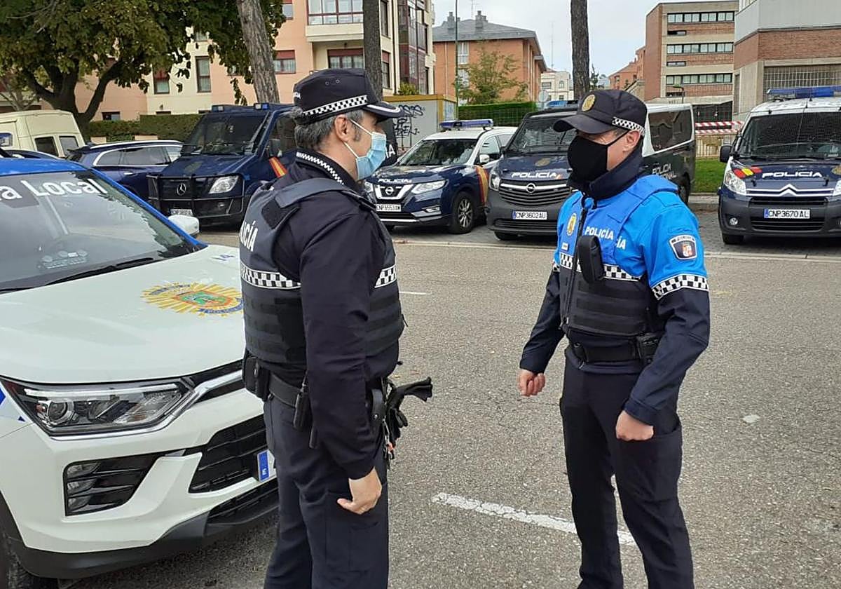 Imagen de archivo de agentes de la Policía Nacional y Local.