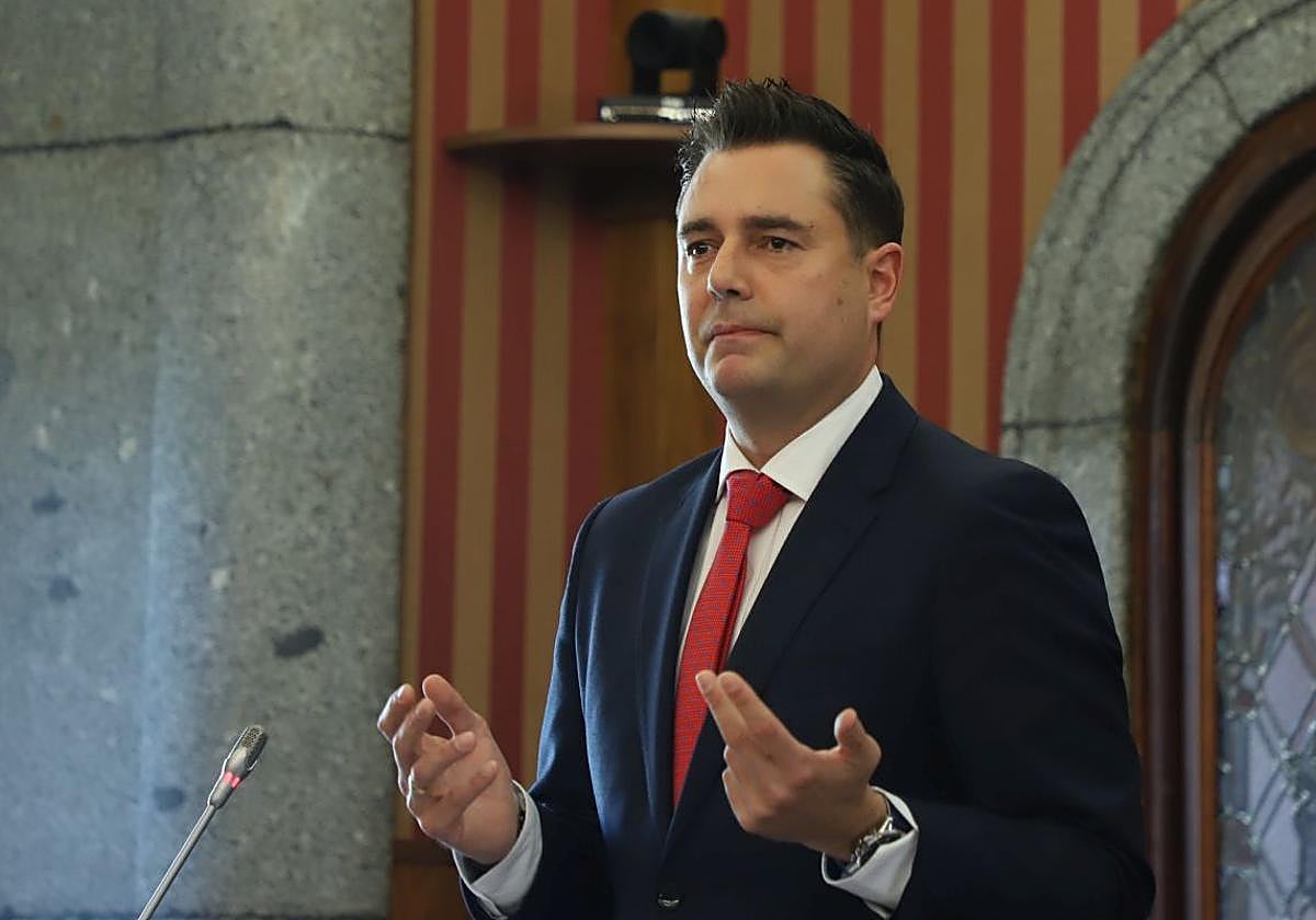 Daniel de la Rosa, durante un Pleno del Ayuntamiento de Burgos.