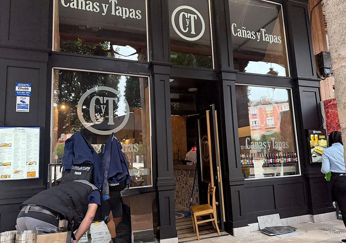 Acceso a Cañas y Tapas desde la Plaza Mayor.